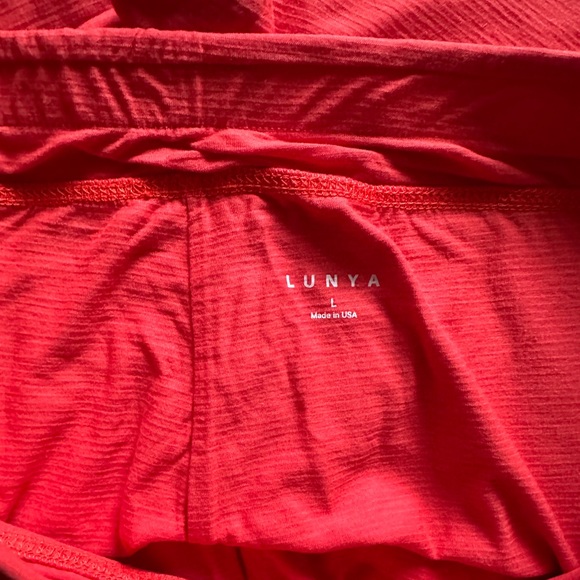 NEW! LUNYA cool shorts in red size L - Picture 7 of 8